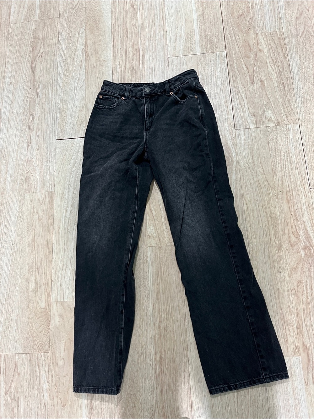 Garage Washed Black Straight-Leg Jeans- size 26(3)